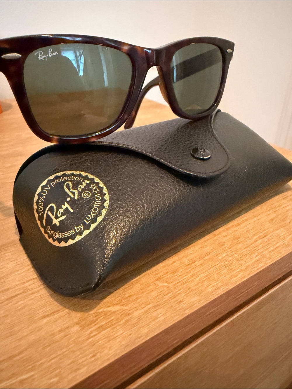 Ray-Ban Tortoiseshell Sunglasses with Black Case - Green Lenses